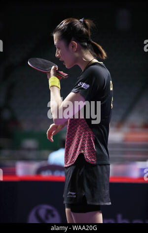 Ding Ning China reagiert, als er gegen Er Zhuojia Chinas in der ersten Runde der Frauen Singles konkurriert während der SHINHAN BANK Korea Open in der Stockfoto
