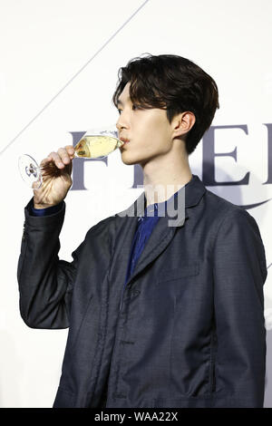 Chinesische Sänger Ventilator Chengcheng, der jüngere Bruder der Schauspielerin Fan Bingbing, von chinesischer Junge Gruppe neun Prozent, besucht eine Werbeveranstaltung für Fred in Stockfoto