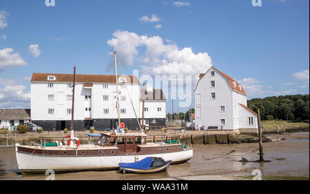 Woodbridge Hafen und Tide Mühle am Fluss Deben, Suffolk, East Anglia, England, Großbritannien Stockfoto