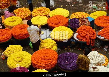 Blumenmarkt - KR Markt, Bangalore, Karnataka, Indien Stockfoto