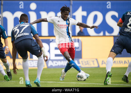 Bäckerei JATTA (HH) kaempft, Action, Kampf um den Ball, Fußball 2. Fussballbundesliga, 3. Spieltag, HSV Hamburg Hamburg Hamburg (HH) - VfL Bochum (BO) 1:0, am 08/16/2019 in Hamburg/Deutschland, € | Nutzung weltweit Stockfoto