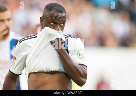 David KINSOMBI (HH) reinigt den Mund, Brust, Geste, Fußball 2. 1. Fussballbundesliga, 3. Spieltag, Hamburg Hamburg Hamburg (HH) Hamburg - Hamburg (HH) - VfL Bochum (BO) 1:0, am 08/16/2019 in Hamburg/Deutschland. € | Nutzung weltweit Stockfoto