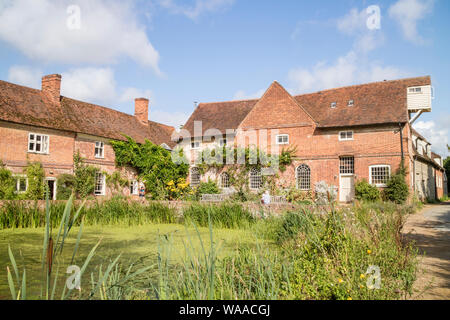 Der National Trust Flatford Mill, berühmt durch den Künstler John Constable 1776-1941, Suffolk, England, Großbritannien Stockfoto