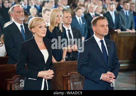 August 6, 2015 Warschau, Präsidentschafts-einweihung in Polen: Andrzej Duda als neue polnische Präsident vereidigt. Der heiligen Messe in der St. John's Warschau Archsee. Im Bild: Präsidentenpaar Stockfoto