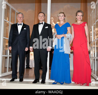 Die königliche Lazienki Museum Warschau, 14. Oktober 2015. Offizieller Besuch in Polen durch Seine Majestät der König der Belgier, Ihre Majestät die Königin der Belgier gezahlt. Empfang durch Seine Majestät der König der Belgier und Ihre Königliche Majestät der Königin von Belgien zu Ehren des Präsidenten der Republik Polen und der First Lady. Im Bild: König Philippe von Belgien, der Königin Mathilde, Präsident Andrzej Duda, erste Dame Agata Duda Stockfoto