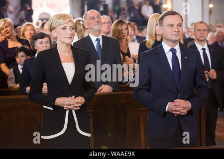 August 6, 2015 Warschau, Präsidentschafts-einweihung in Polen: Andrzej Duda als neue polnische Präsident vereidigt. Der heiligen Messe in der St. John's Warschau Archsee. Im Bild: Präsidentenpaar Stockfoto