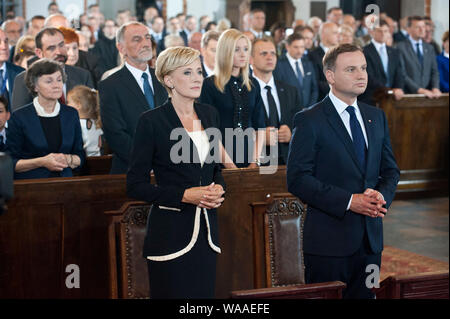 August 6, 2015 Warschau, Präsidentschafts-einweihung in Polen: Andrzej Duda als neue polnische Präsident vereidigt. Der heiligen Messe in der St. John's Warschau Archsee. Im Bild: Präsidentenpaar Stockfoto