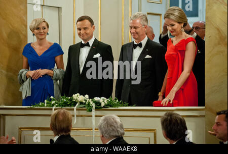 Die königliche Lazienki Museum Warschau, 14. Oktober 2015. Offizieller Besuch in Polen durch Seine Majestät der König der Belgier, Ihre Majestät die Königin der Belgier gezahlt. Empfang durch Seine Majestät der König der Belgier und Ihre Königliche Majestät der Königin von Belgien zu Ehren des Präsidenten der Republik Polen und der First Lady. Im Bild: König Philippe von Belgien, der Königin Mathilde, Präsident Andrzej Duda, erste Dame Agata Duda Stockfoto