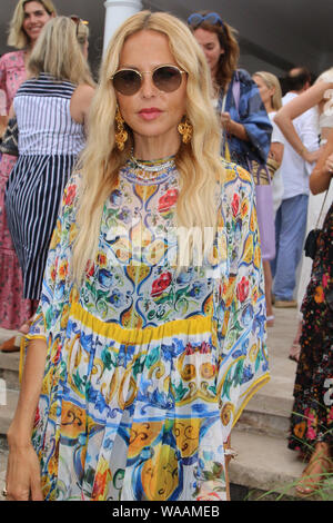 Hamptons, NY, USA. 17 Aug, 2019. Rachel Zoe in der Konstituierenden Edmiston Nächstenliebe Chukka Polo Challenge am 17. August 2019 in den Hamptons, New York. Quelle: MPI 98/Media Punch/Alamy leben Nachrichten Stockfoto