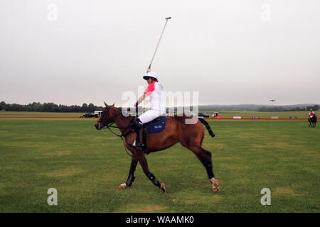 Hamptons, NY, USA. 17 Aug, 2019. Nacho Figueras in der Konstituierenden Edmiston Nächstenliebe Chukka Polo Challenge am 17. August 2019 in den Hamptons, New York. Quelle: MPI 98/Media Punch/Alamy leben Nachrichten Stockfoto