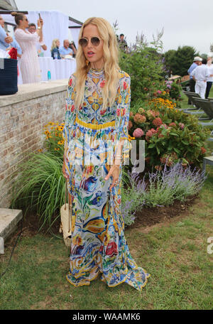 Hamptons, NY, USA. 17 Aug, 2019. Rachel Zoe in der Konstituierenden Edmiston Nächstenliebe Chukka Polo Challenge am 17. August 2019 in den Hamptons, New York. Quelle: MPI 98/Media Punch/Alamy leben Nachrichten Stockfoto