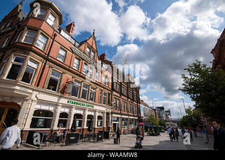 Bentinck Hotel an der Ecke der Carrington Street und der Bahnhof Straße in Nottingham, England, Großbritannien Stockfoto