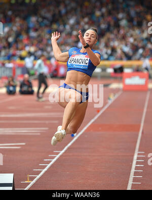 Ivana Spanovic (Serbien) im Weitsprung Aktion während der iaaf Diamond League Leichtathletik 2019 an Alexander Stadion Birmingham Großbritannien auf Aug. Stockfoto