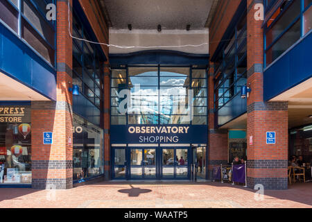 Die Sternwarte Einkaufszentrum auf der High Street in Slough, Berkshire, Großbritannien Stockfoto