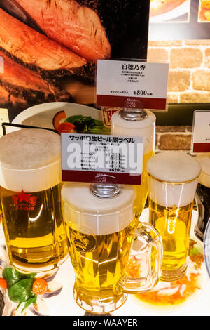 Japan, Honshu, Tokyo, Ginza, Lion Bier Halle, Kunststoff Bier Glas Anzeige 30075584 Stockfoto