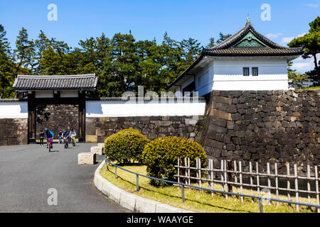 Japan, Honshu, Tokio, Hibiya, Imperial Palace, Sakuradamon Gate, 30075628 Stockfoto