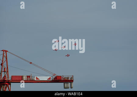 5 Flugzeuge in der Bildung der Patrouille Suisse während der Airshow über birmenstorf am d-Tage der CTR 2019 Stockfoto