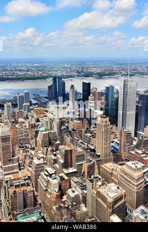 New York City, Vereinigte Staaten - Midtown Manhattan Luftaufnahme gegen Clinton und den Hudson River. Midtown West. Stockfoto