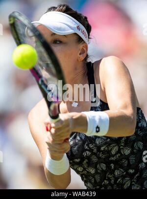 Agnieszka Radwanska von Polen spielen mit zwei rückhand gegen Arnya Sabalenka von Belarus übergeben. Natur Tal Internationale 2018 - Freitag, den 29, Juni, 201 Stockfoto