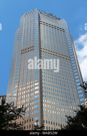 PITTSBURGH, USA - 29. JUNI 2013: Außenansicht von BNY Mellon Gebäude in Pittsburgh. Es ist die 2. höchste Wolkenkratzer in Pittsburgh bei 725 ft (221 m). Stockfoto