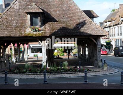 13.06.2019, Frankreich, Lyons-la-Fôret: Die alte Markthalle. | Verwendung weltweit Stockfoto