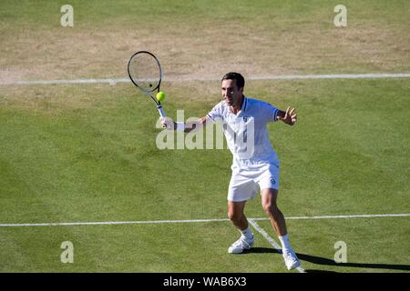 Michail Kukushkin von Kasachstan spielen Vorhand gegen Mischa Zverev in Deutschland. Natur Tal Internationale 2018 - Freitag, 29 Juni, 2018 - Männer si Stockfoto