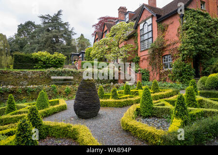 Knot Garden an Hergest Croft Gardens im Frühjahr. Kington, England. Stockfoto