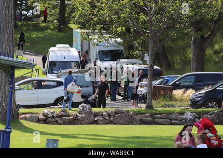 Montag 19. August 2019, Llandudno, ITV soap Stars in Llandudno, Coronation Street Sterne Sam Aston und Dolly-Rose Filmen scens in Llandudno an der Great Orme Stockfoto