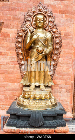 Vajrayan Gautam Buddha in Bajrayan Mahabihar, Lumbini, Nepal. Es ist ein öffentlicher Ort für Fotografie ohne Einschränkungen erlaubt. Stockfoto