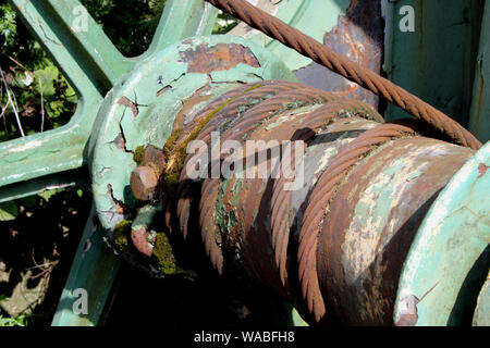 Blick auf alte Kran oder Flaschenzug für das Laden von Lastkähne auf Bridgewater Canal in der Nähe von Manchester Stretford verwendet Stockfoto