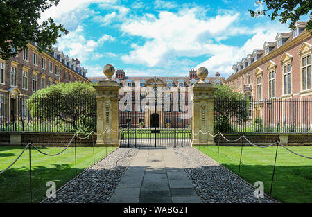 Schönen Innenhof des St. Catherine's College, Cambridge mit der Kapelle auf der rechten Seite Stockfoto