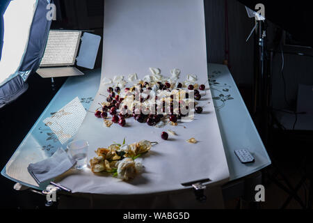 Innenraum der professionellen Photo Studio während der Dreharbeiten Essen Stockfoto