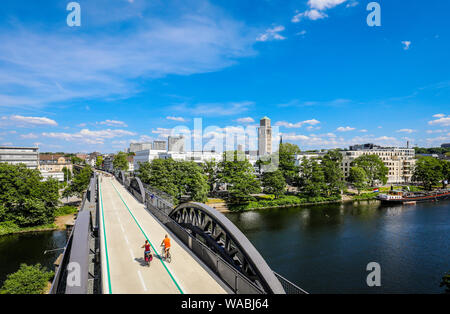 Mülheim an der Ruhr, Ruhrgebiet, Nordrhein-Westfalen, Deutschland - Fahrrad Highway, Ruhr RS1 Express Way, führt in Mülheim auf einer ehemaligen Eisenbahnbrücke. Stockfoto