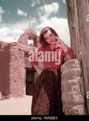 Angie Dickinson auf dem Set von "Rio Bravo" (1959) Warner Bros Datei Referenz #33848-048 THA Stockfoto