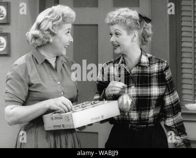 Vivian Vance, Lucille Ball, "I love Lucy" (Christmas Special) (1956) Desilu Datei Referenz #33848-382 THA Stockfoto