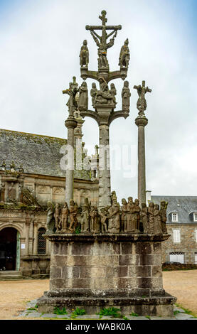 Finistère (29) Saint-Thegonnec. Calvaire de l'Enclos paroissial // Frankreich. Finistère (29) Saint-Thegonnec. Der Kalvarienberg Pfarrkirche Stockfoto