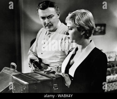 Albert Dekker, Gaby Rodgers, „Kiss Me Deadly“ (1955) United Artists File Reference # 33848-366THA Stockfoto