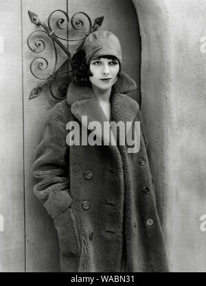 Louise Brooks (ca. 1924) File Reference # 33848-176THA Stockfoto