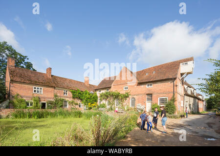 Der National Trust Flatford Mill, berühmt durch den Künstler John Constable 1776-1941, Suffolk, England, Großbritannien Stockfoto