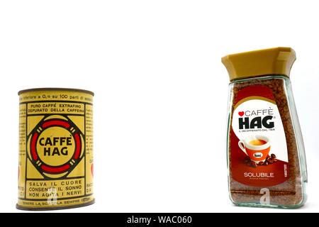 Kaffee HAG, Vintage Blechdose und aktuelle Jar. Die HAG ist eine Marke von Jacobs Douwe Egberts. Stockfoto
