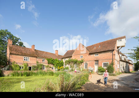 Der National Trust Flatford Mill, berühmt durch den Künstler John Constable 1776-1941, Suffolk, England, Großbritannien Stockfoto