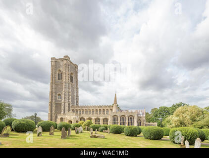 Im 15. Jahrhundert St. Peter und St. Paul's Kirche in der malerischen mittelalterlichen Dorf Lavenham, Suffolk, England, Großbritannien Stockfoto