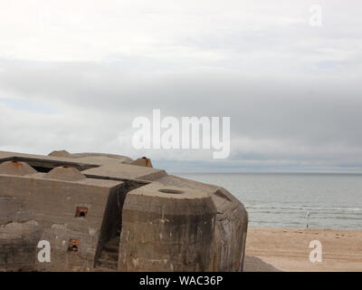 Deutschen Bunker aus dem Atlantik an der Wand mit Blick auf die West Küste Meer von Dänemark Stockfoto