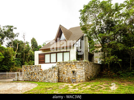 Südlich der Brasilianischen Mittelschicht Haus. Forianopolis Santa Catarina, Brasilien. Stockfoto