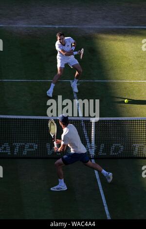 Michail Kukushkin von Kasachstan spielen Vorhand gegen Mischa Zverev in Deutschland. Natur Tal Internationale 2018 - Freitag, 29 Juni, 2018 - Männer si Stockfoto