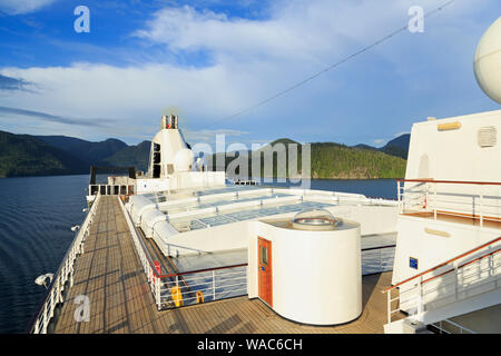 Kreuzfahrtschiff in der Barkley Sound, Port Alberni, Vancouver Island, British Columbia, Kanada Stockfoto