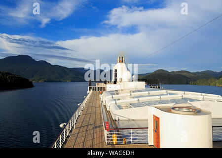 Kreuzfahrtschiff in der Barkley Sound, Port Alberni, Vancouver Island, British Columbia, Kanada Stockfoto