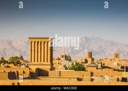 Badgirs Windtowers oder (traditionelle architektonische Element natürliche Belüftung zu erstellen). Stockfoto