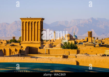 Badgirs Windtowers oder (traditionelle architektonische Element natürliche Belüftung zu erstellen). Stockfoto