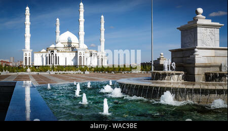 Hazrat Sultan Moschee in NurSultan Astana Stadt Stockfoto